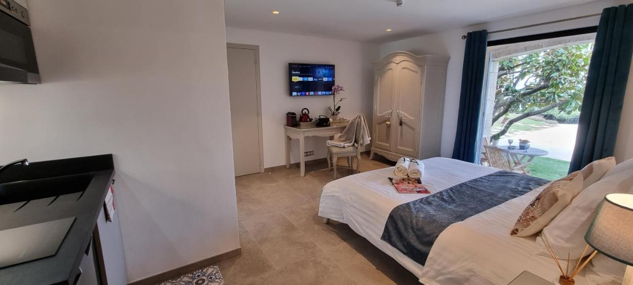 Loup Castel Boutique Hotel B&B Le Bar-sur-Loup Bagian luar foto