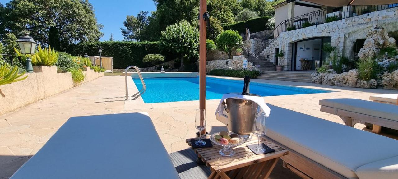 Loup Castel Boutique Hotel B&B Le Bar-sur-Loup Bagian luar foto